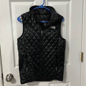 North face lightweight black vest
